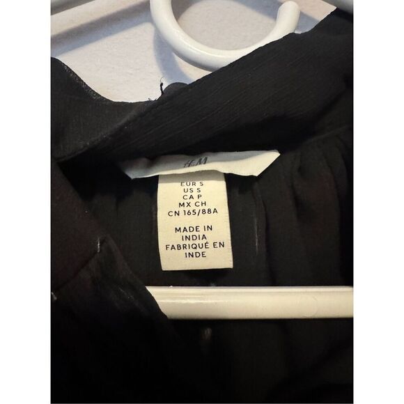 H&M tie-neck Chiffon Blouse Black Sz small  Sold out online! - Picture 2 of 3